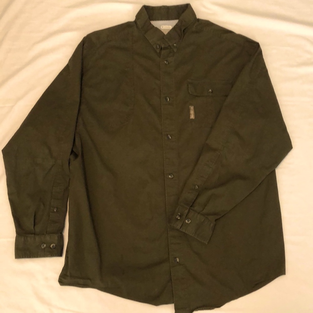 Columbia Men’s casual button downed collared  shirt